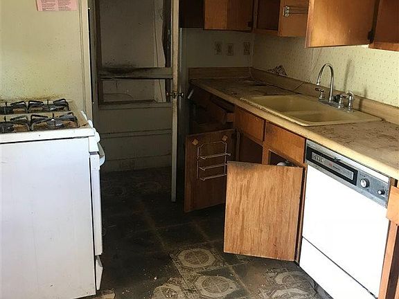 3rd image of 226 N Colorado Ave