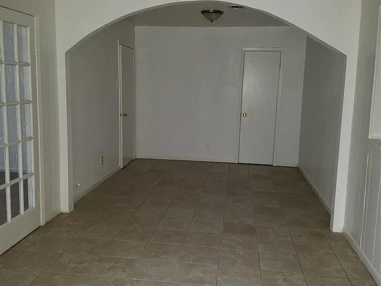 7630 Claiborne St — Photo 6
