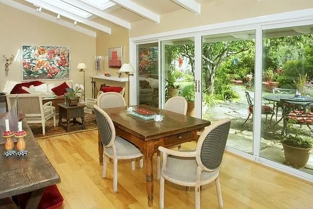 353 Karen Way photo 1