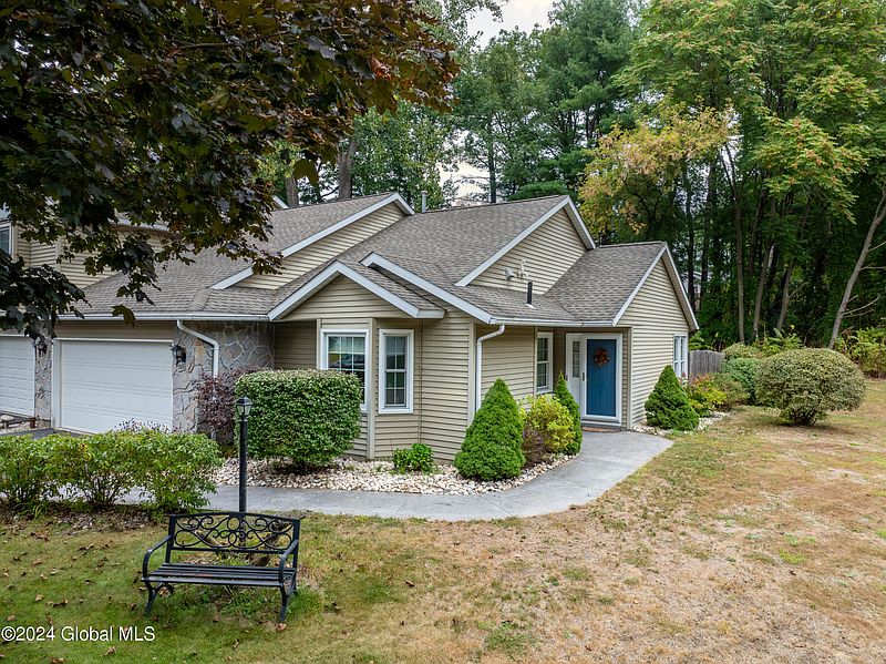 3rd image of 501 Highwood Circle