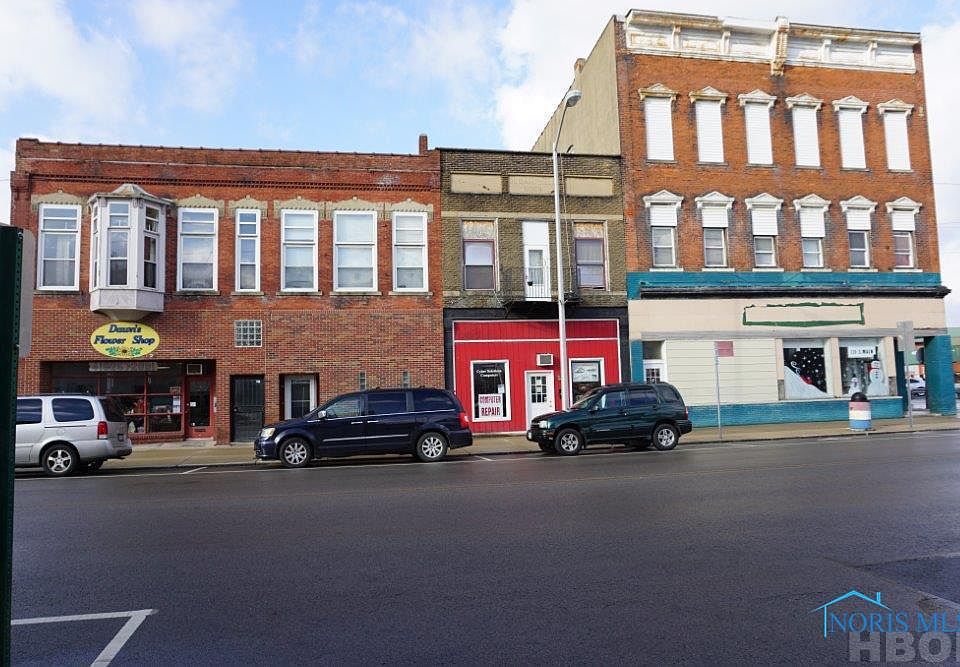 1st image of 120 S Main St