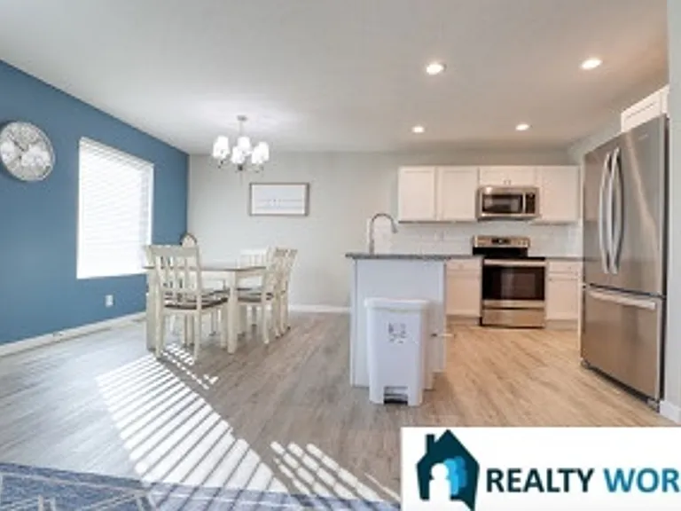 4547 Lewis Ave — Photo 6