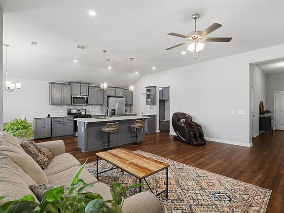 5th image of 11325 NW 133rd St