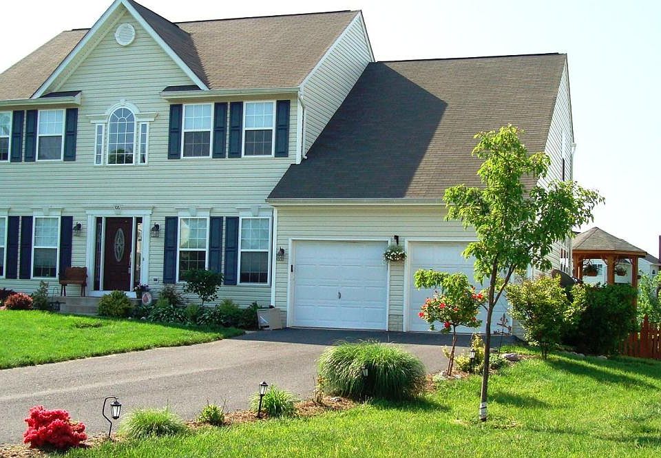 1st image of 106 Yarrow Ct