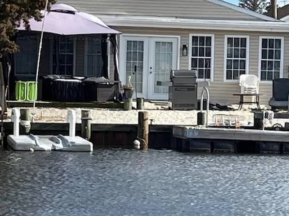62 W Anchor Dr, Little Egg Harbor, NJ 08087