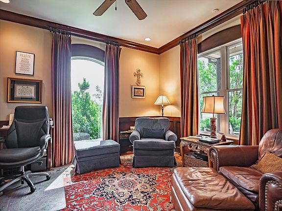 4th image of 2411 W Wellsgate Dr