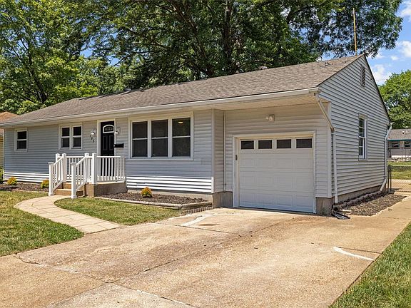 2nd image of 105 Alberto Ln