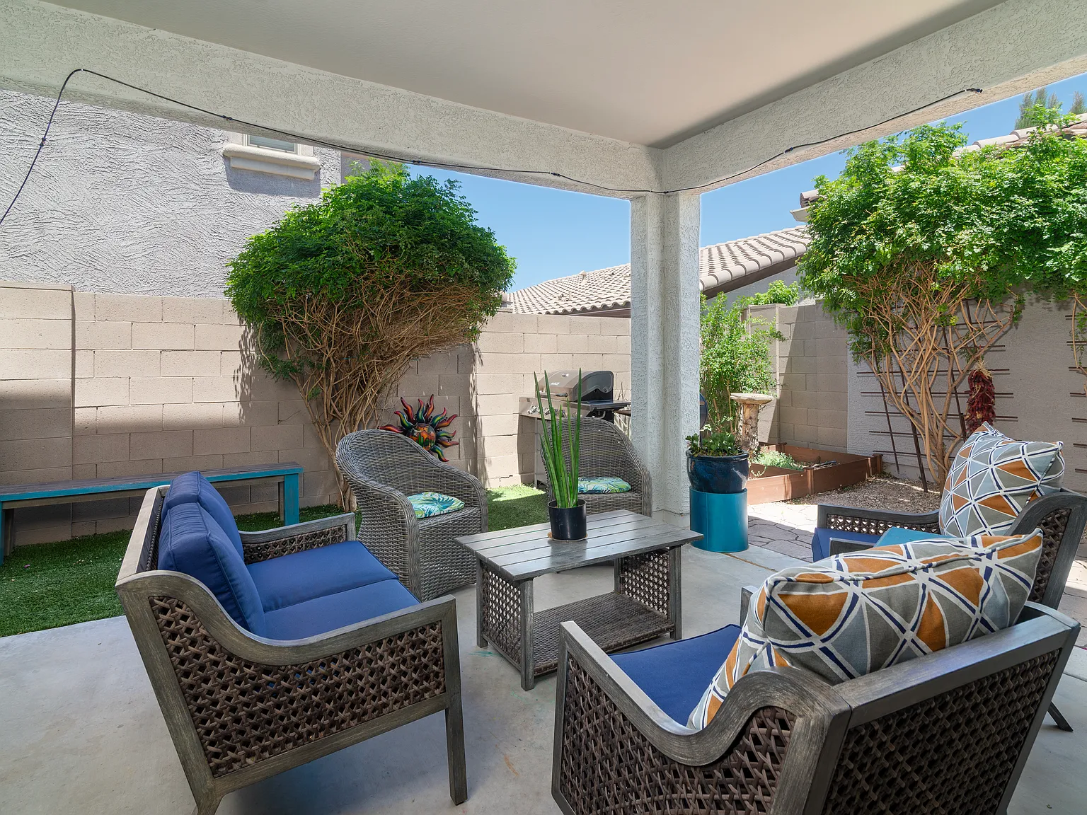 3 bed, 2315 sqft, $4,000 — Photo 2