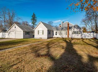 79 Hallock Ave, Smithtown, NY 11787