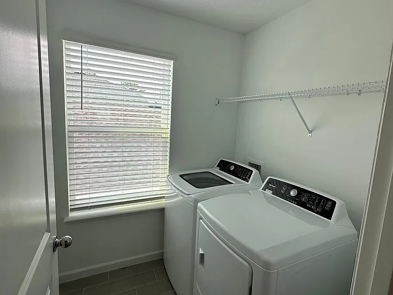 4086 Haydon Burns Pl — Photo 10