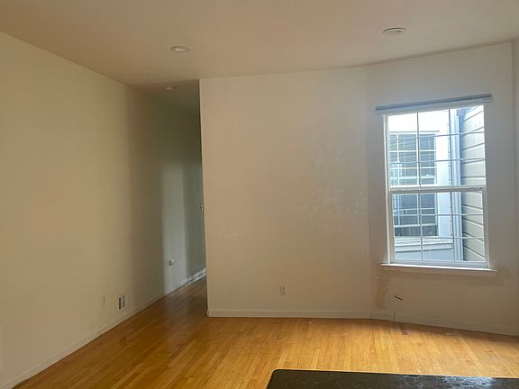 3rd image of 233 Onondaga Ave #233