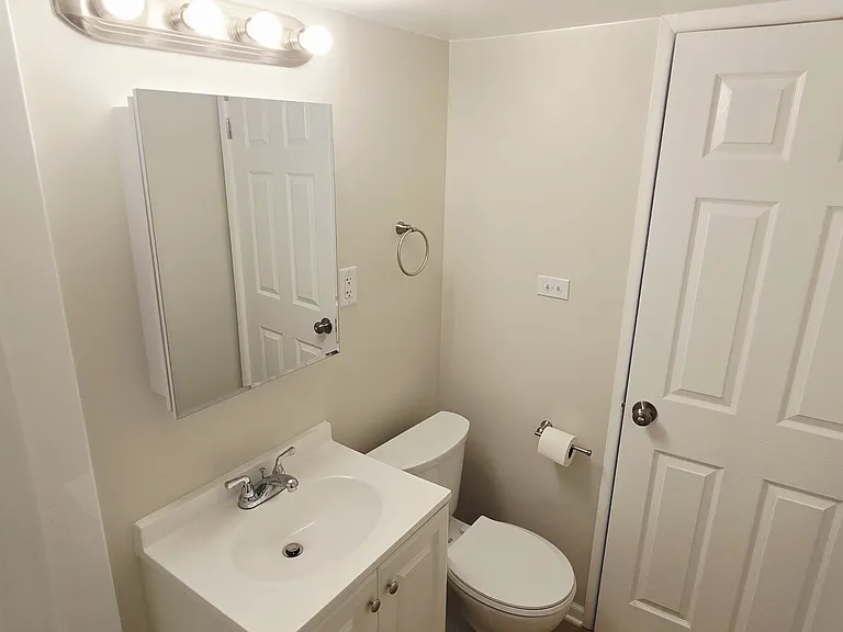 11011 - 13 South Lloyd Drive - #9 — Photo 18