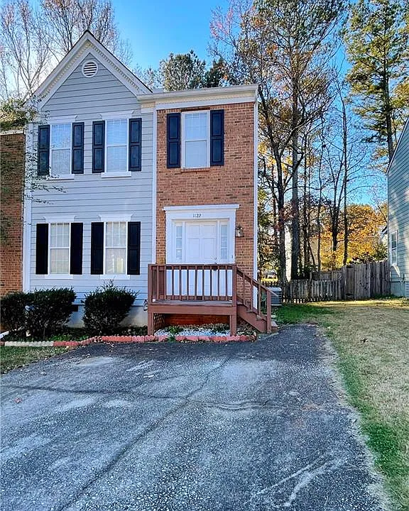 1122 Overland Hill Trce
