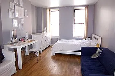 Rented by R New York
