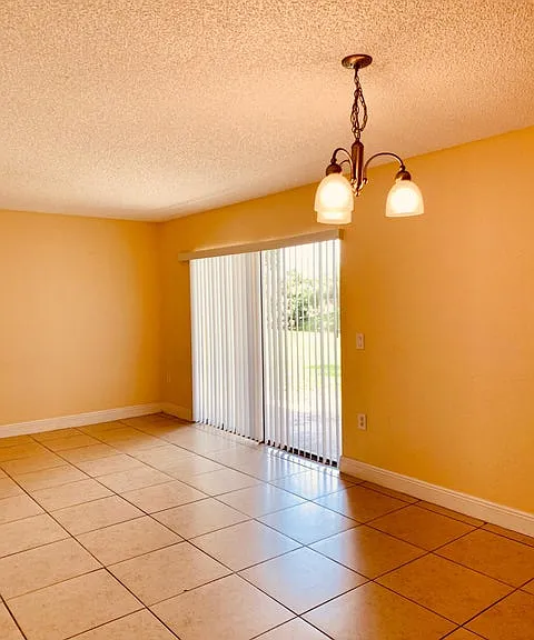 1566 Lake Crystal Dr — Photo 4