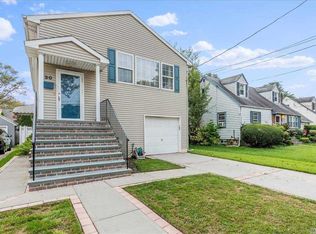 30 Hapsburg Pl, Hempstead, NY 11550