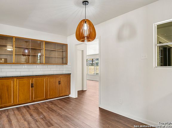 5th image of 107 Maplewood Ln