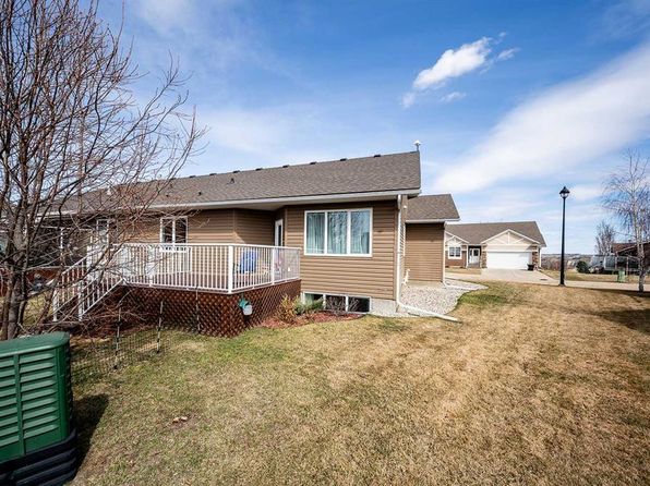 15 E Beardsley Cres, Lacombe, AB T4L 0G4