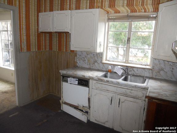 5th image of 731 Gulf St