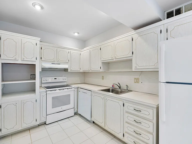 2851 S Ocean Blvd #7-E — Photo 9