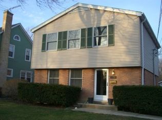 1329 Ridgewood Dr, Highland Park, IL