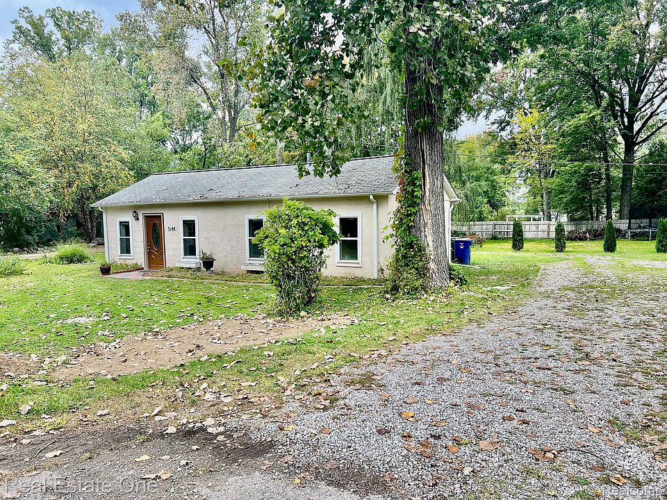 1st image of 5144 Oakcliff Dr