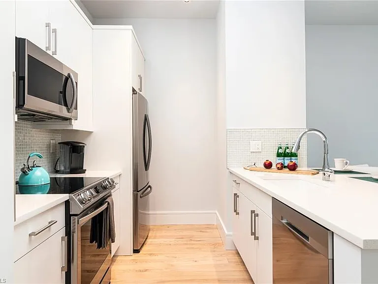 101 8th St S #207 — Photo 4