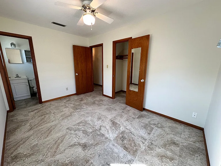 241 Belaire Dr — Photo 14