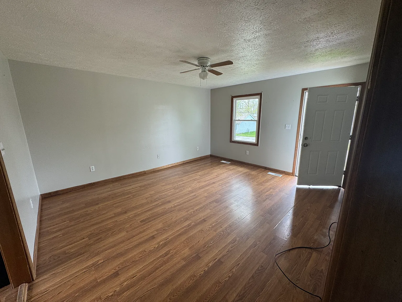 2 bed, $825 — Photo 2