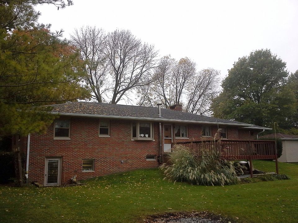 2nd image of 10007 W Wood St