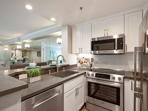 3rd image of 240 Lombard St APT 439