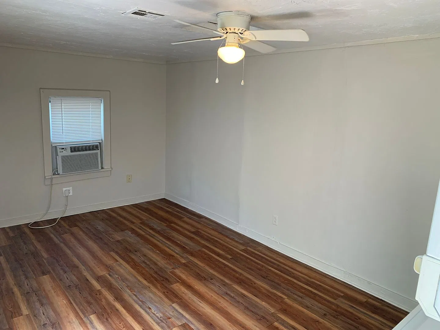 127.2 - 311 S. Lewis #2 — Photo 2