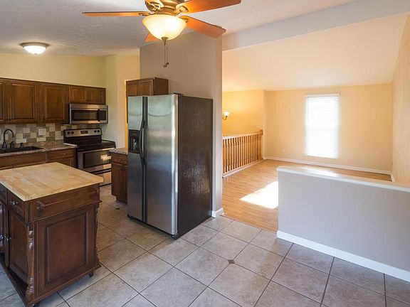 3rd image of 2439 Warfield Dr