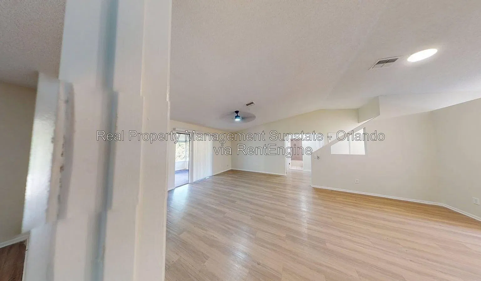3 bed, 2.0 bath, 1394 sqft, $2,095 — Photo 3