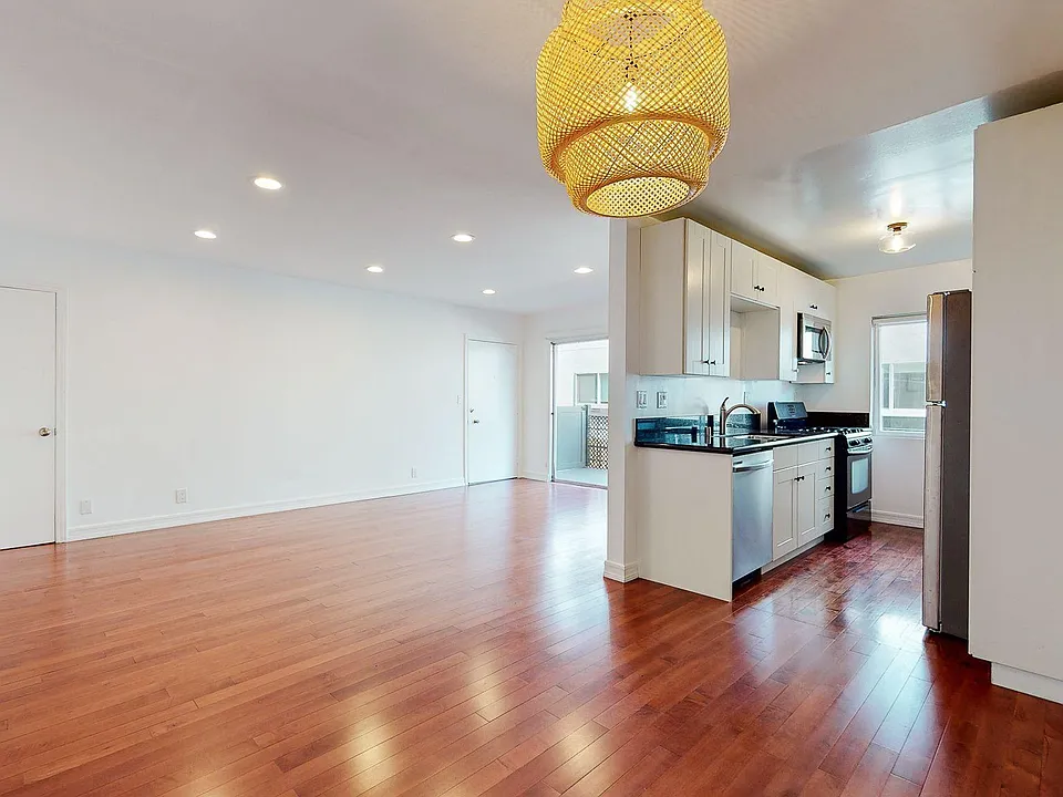 1737 Butler Ave #7