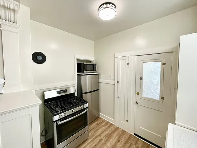 2145 Larkin St #2 — Photo 9