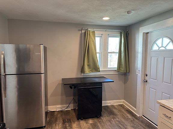 5th image of 427 Wolf St #A
