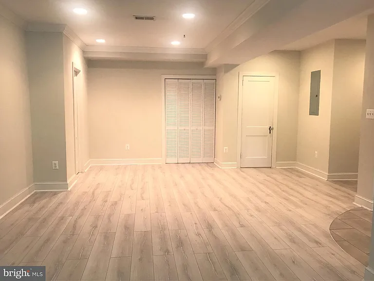 401 Commonwealth Ave #10B — Photo 17