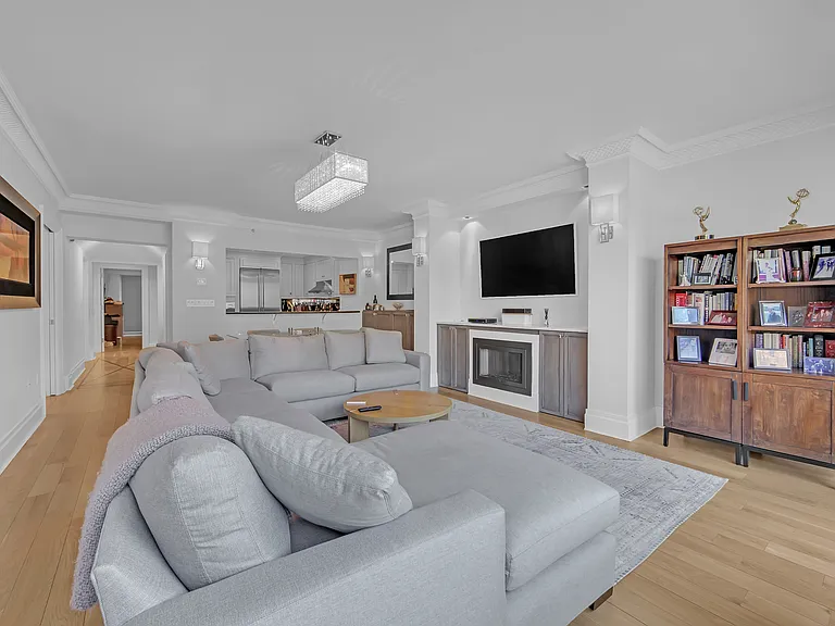 732 W End Ave #3 — Photo 3