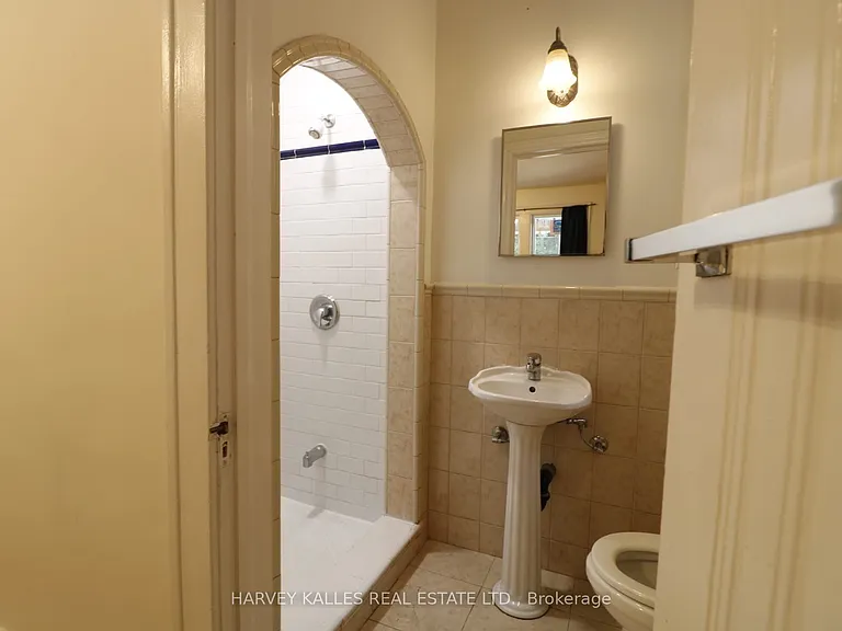 6 Poplar Plains Cres #MAIN — Photo 18