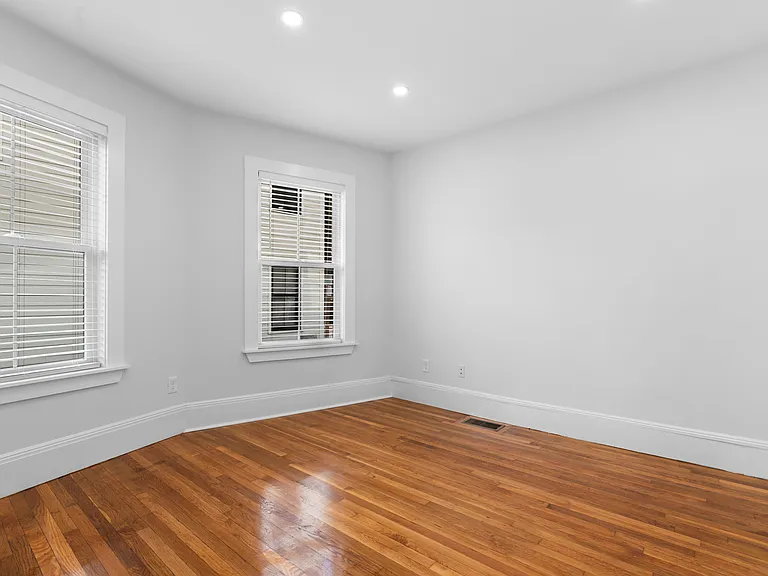 79 Sydney St #2 — Photo 15