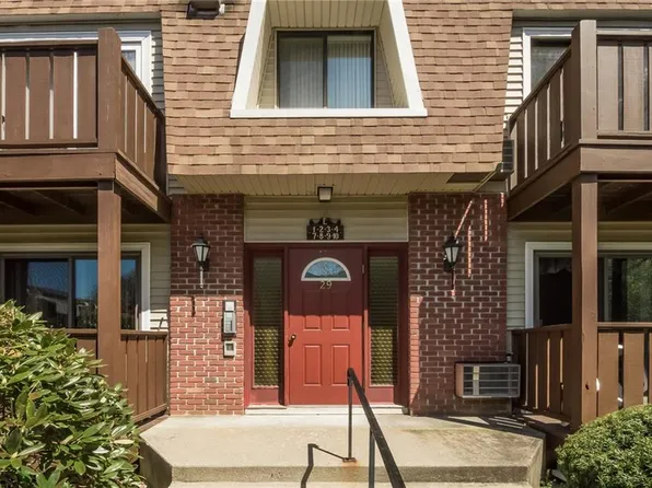 29 School St APT 7, Westerly, RI 02891