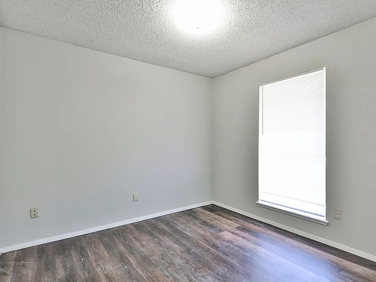 419 Somerset Pl — Photo 14