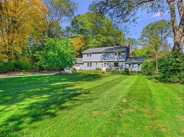 17 Redcoat Road, Norwalk, CT 06850