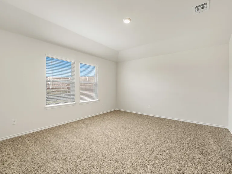 1558 Brooke Dr — Photo 6