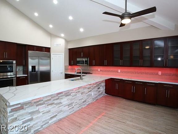 5th image of 2832 Lakecrest Dr