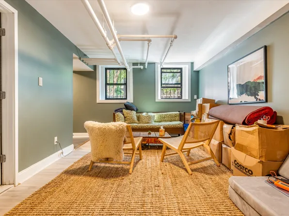 59-32 Grove Street image 20 of 23