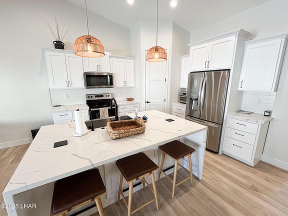 3rd image of 3562 Tarpon Dr