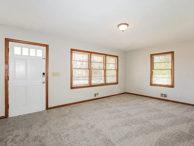 2147 Camp Cir SW — Photo 5