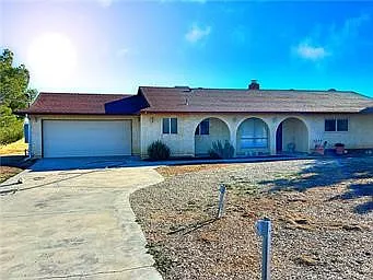 3 bed, 1686 sqft, $3,195 — Photo 1